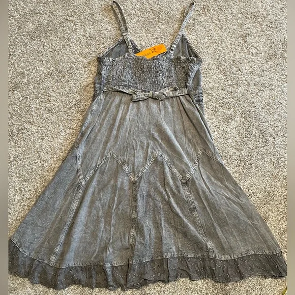 Elegant 🌞 SAKKS gray Lace-Trimmed sundress - Picture 5 of 12